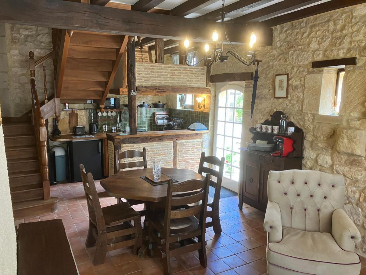 Le Petit Chateau - Adults Only Property Le Bugue Exterior photo