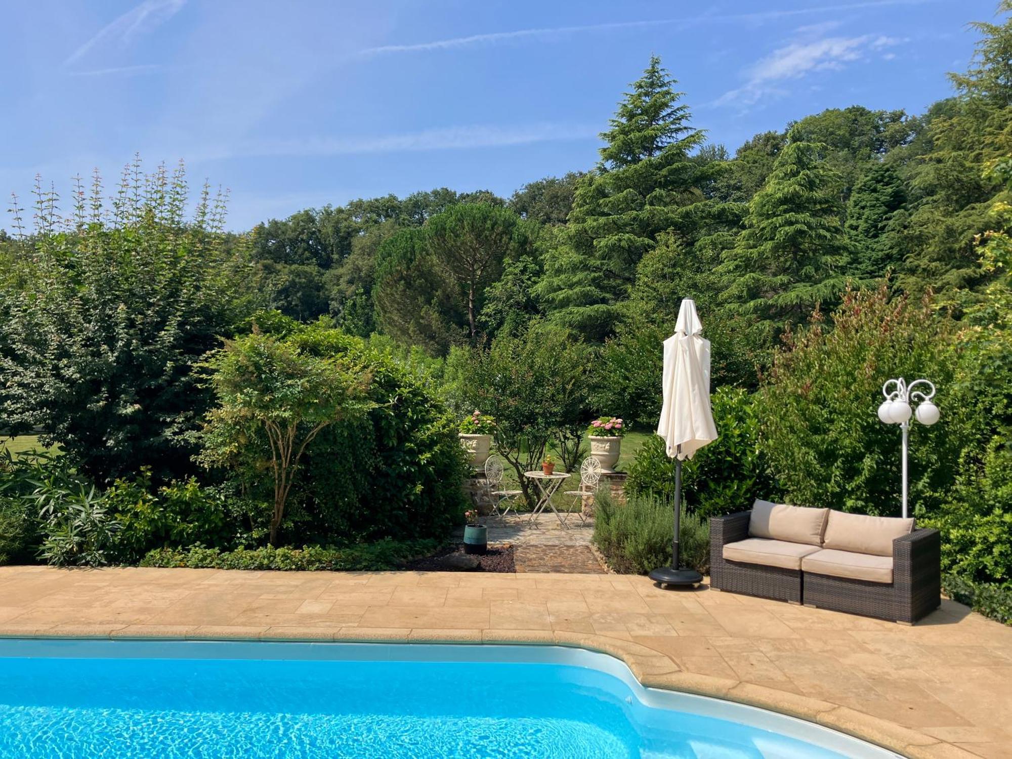 Le Petit Chateau - Adults Only Property Le Bugue Exterior photo