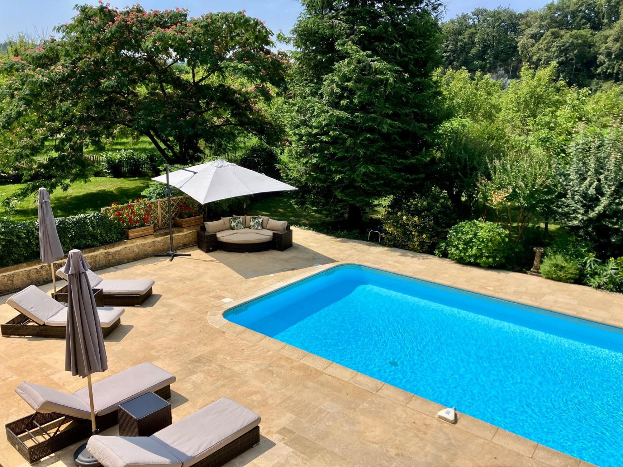 Le Petit Chateau - Adults Only Property Le Bugue Exterior photo